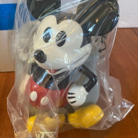 Scentsy Limited Edition retired Mickey Mouse Classic Curve wax warmer - Picture 2 of 2